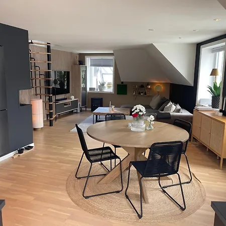 Leilighet Moderne Med Stor Terrasse I Sentrum