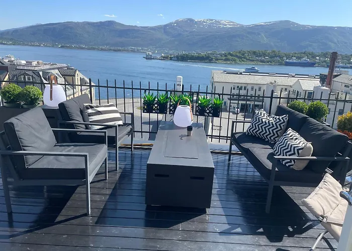 Moderne Med Stor Terrasse I Sentrum Leilighet